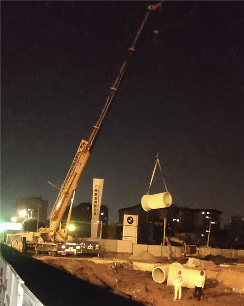 临安区“弯臂矫正”—— 吊车的 “形变补偿” 技术